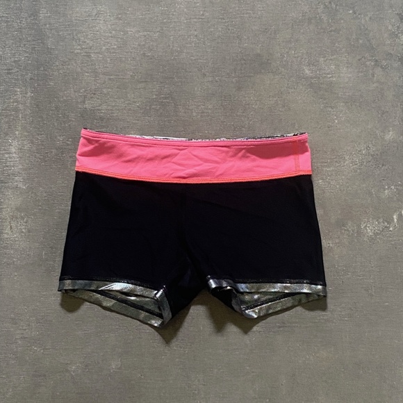 Ivivva Reversible Shorts - Picture 3 of 4